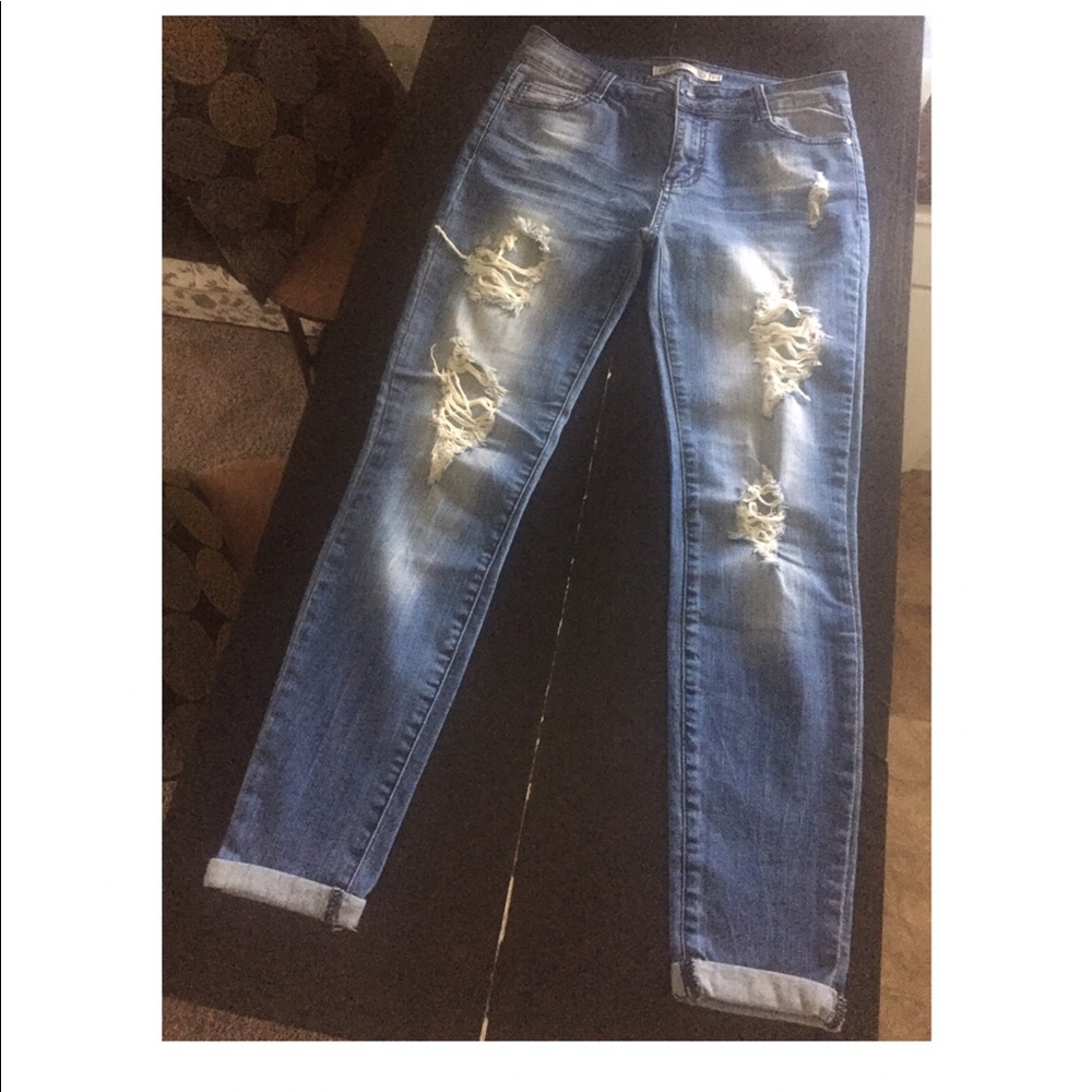 Denim Blvd Women’s Roll Up Ripped Denim Jeans👖✨